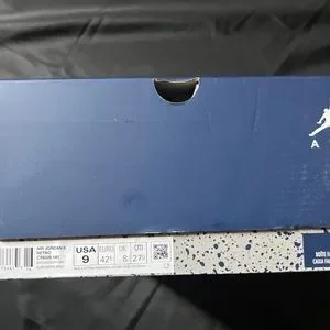 Authentic - Jordan 6 Retro \